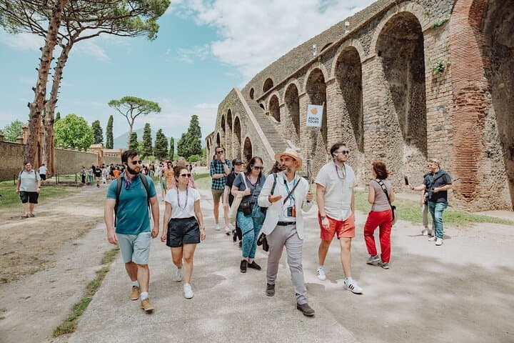 Pompeii in 2 Hours: Archaeologist-Led Amphitheatre & Forum Highlights