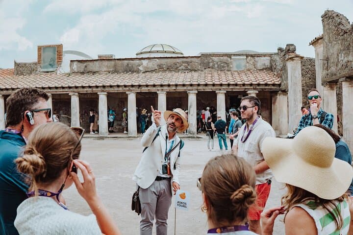 Pompeii in 2 Hours: Archaeologist-Led Amphitheatre & Forum Highlights photo 5