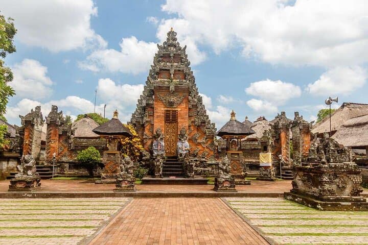 One-Day Ubud Private Tour: Temples, Tegallalang Rice Terraces, Jungle Swing & Waterfall photo 4
