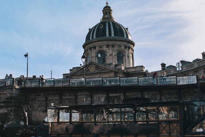 Private Seine Cruise in Paris: 90-Minute Sunset Boat Tour photo 2