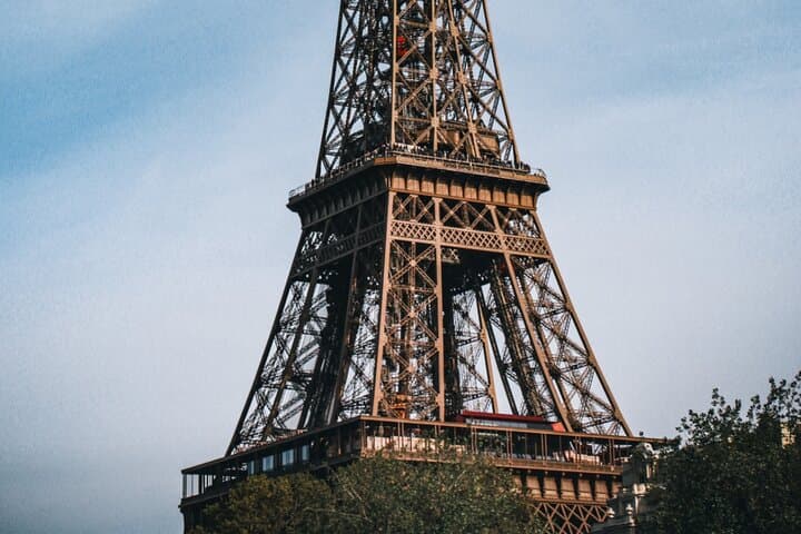 Private Seine Cruise in Paris: 90-Minute Sunset Boat Tour photo 3