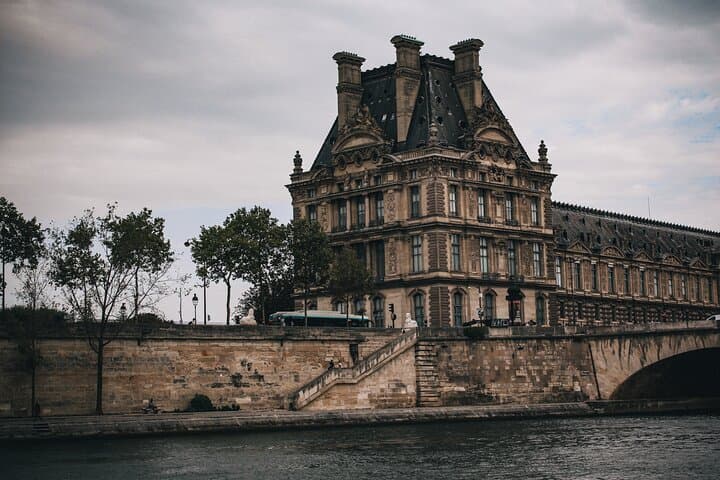 Private Seine Cruise in Paris: 90-Minute Sunset Boat Tour photo 6