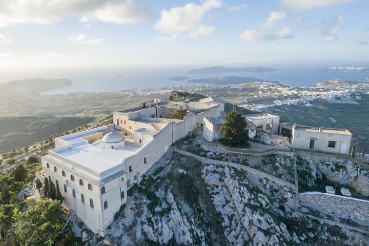 Santorini Private 4-Hour Caldera & Oia Sightseeing Tour photo 4