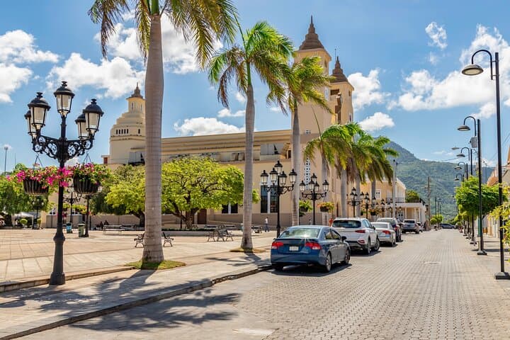 Puerto Plata Old Town Walking Tour: Cigar, Chocolate & Rum Experience photo 4