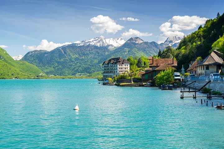 Annecy and Pérouges Day Trip: Lake Annecy Cruise & Medieval Pérouges from Lyon