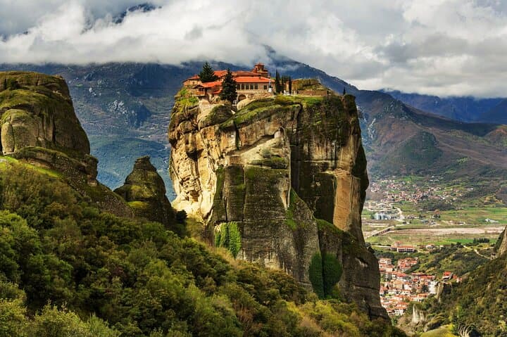 Meteora Monasteries & Thermopylae Private Luxury Day Tour from Athens
