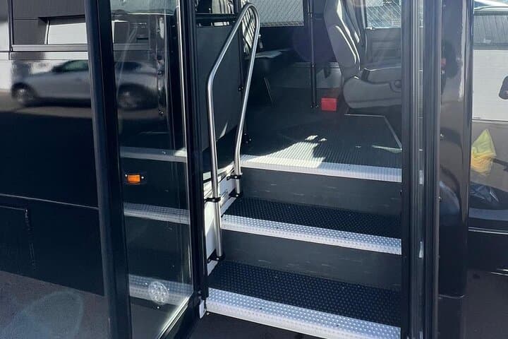 Pearson Airport to Niagara Falls Private Minibus Transfer — Comfortable 24‑Passenger Shuttle photo 3