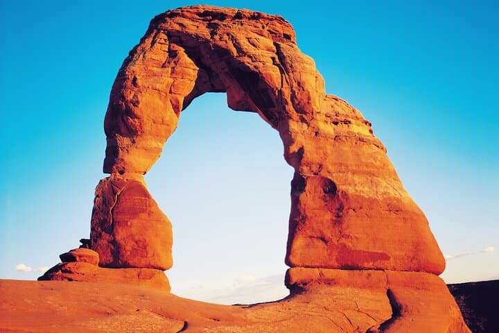 Exploring Arches National Park: Guided Van Tour Through Utah’s Iconic Red Rock Wonders photo 4