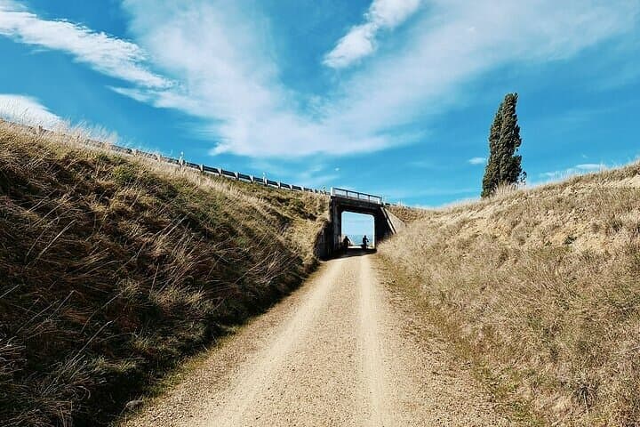 E-Biking Otago Central Rail Trail: Tunnels to Clyde on Sinch E-Bikes photo 2