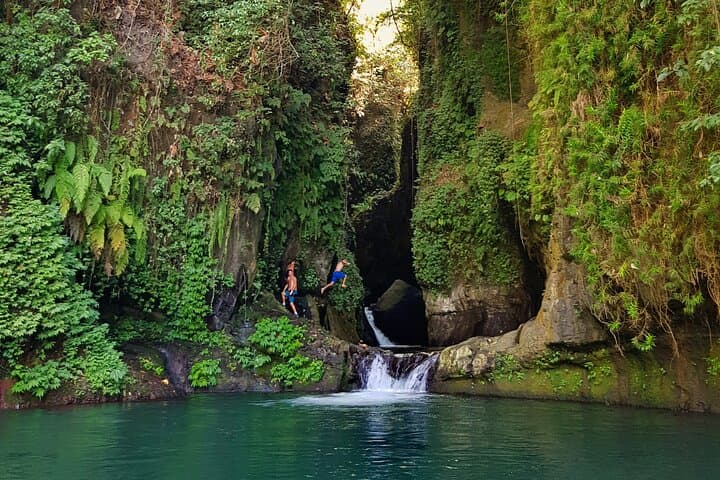 Aling Aling Waterfall Trek: Sambangan Short Trek & Waterfall Jumps
