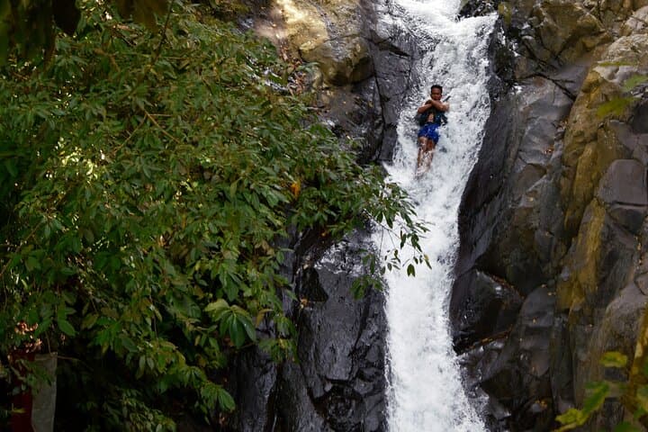 Aling Aling Waterfall Trek: Sambangan Short Trek & Waterfall Jumps photo 4