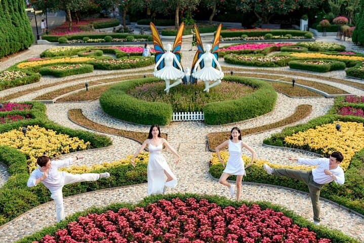 Ba Na Hills and Golden Bridge: Full-Day Cable Car Adventure from Hoi An photo 6