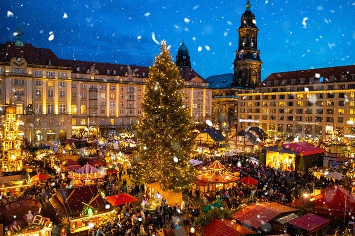 Brussels Christmas Market Scavenger Hunt: Interactive Track Game in the City Center photo 2