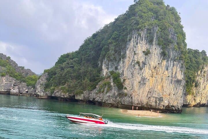 Private Canoe Adventure: Lan Ha Bay & Ba Trai Dao from Ha Long photo 4