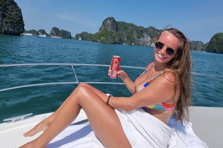Private Halong Bay Yacht Cruise: 2-Hour Scenic Sunset Journey photo 1