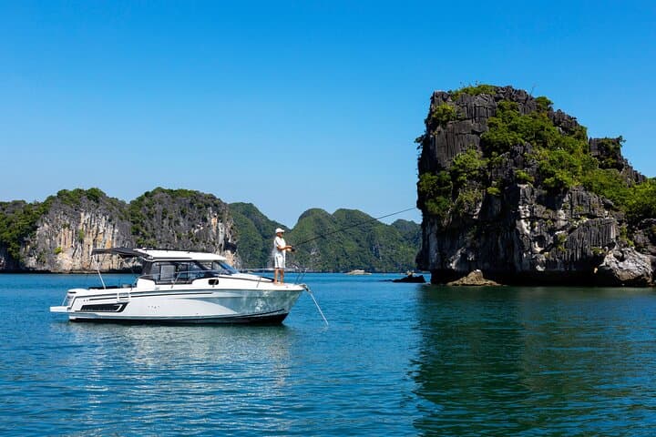 Private Halong Bay Yacht Cruise: 2-Hour Scenic Sunset Journey photo 3