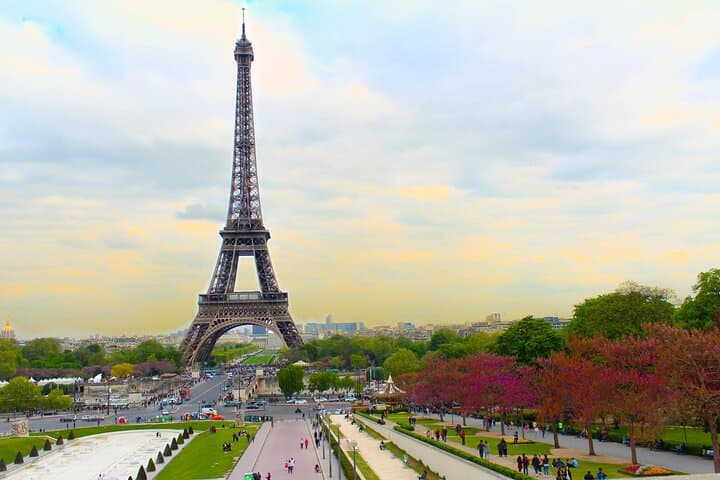 See Paris in a Day: Full-Day Private Highlights Tour by Car