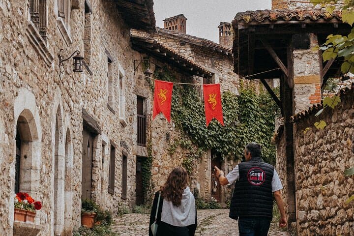 Perouges and Annecy Day Trip from Lyon: Medieval Village, Lake Annecy & Food Tasting photo 3