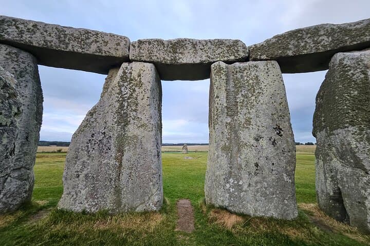 Stonehenge Detour: Transforming Your Southampton Cruise Transfer into a Sightseeing Stop photo 4