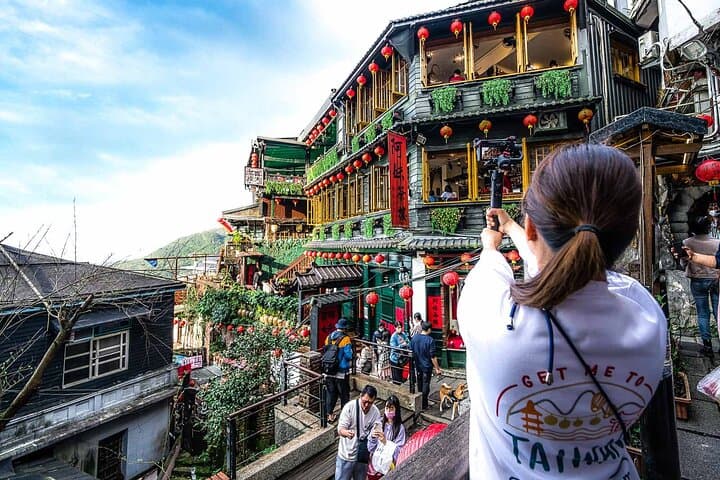 Jiufen, Shifen Waterfall & Pingxi Sky Lantern Day Tour from Taipei photo 2