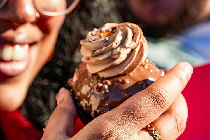 West End Donut Adventure: Sweets and Sights Walking Tour in London