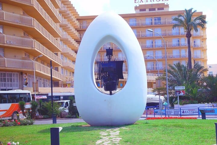 One-Day Ibiza Island Bus Tour with Las Dalias & Punta Arabí Hippie Markets photo 4