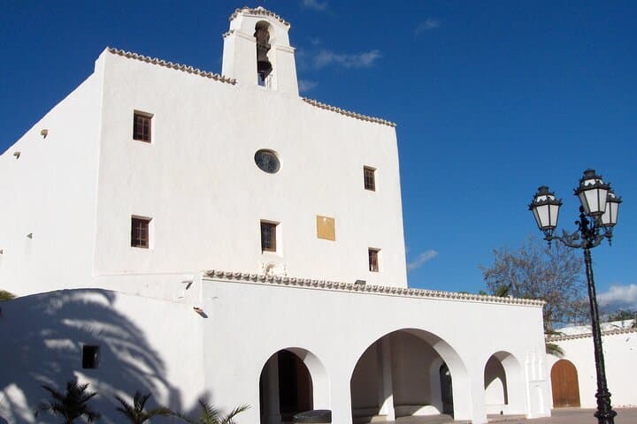 One-Day Ibiza Island Bus Tour with Las Dalias & Punta Arabí Hippie Markets photo 1