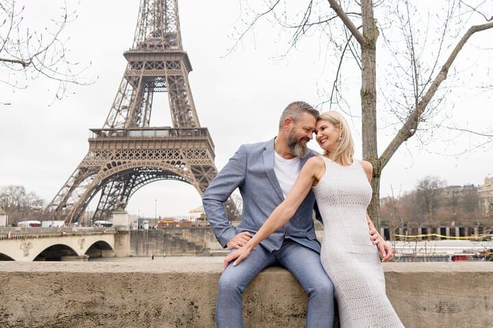 Private Eiffel Tower Photo Session at Trocadéro — Professional Photographer in Paris photo 2