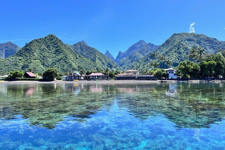 Tahiti Iti Discovery: 4-Hour Boat Excursion to Teahupo'o & Te Pari