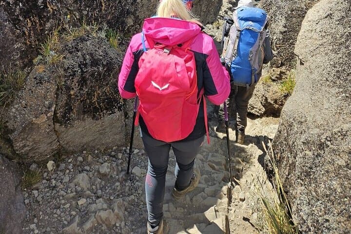 6-Day Marangu Route Kilimanjaro Trek: Hut-To-Hut Guide and Practical Tips photo 2