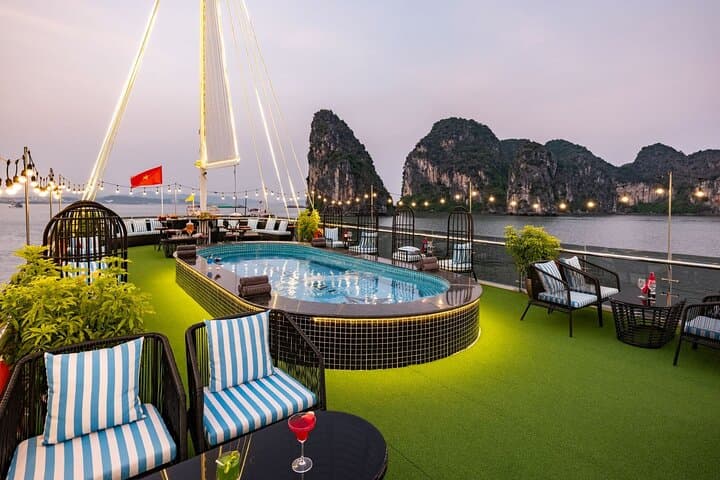 Ha Long Bay Luxury Day Cruise: Sunlight Grand One-Day Explorer photo 4