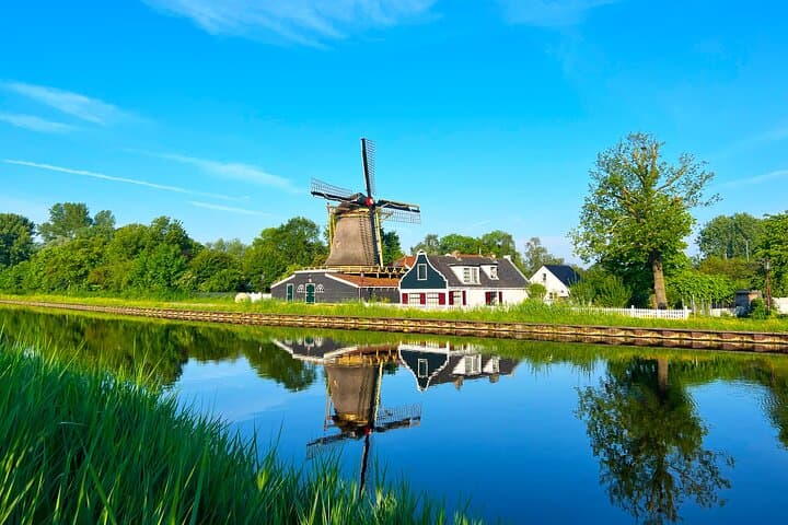 Amsterdam Countryside Bike Tour: Windmills, Dikes & Village Rides (Private Guide)
