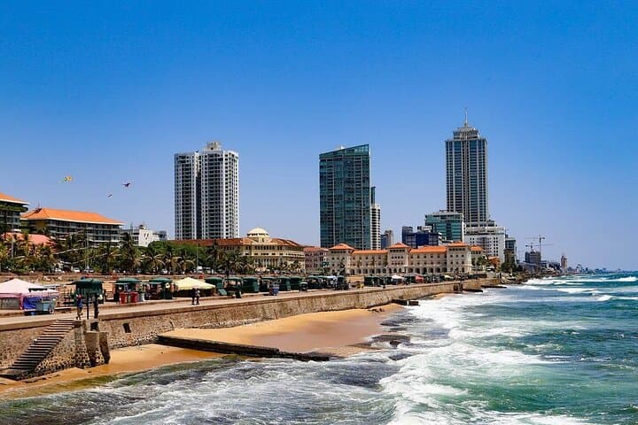 Explore Colombo's Cultural Charms and Muthurajawela Birdwatching photo 2