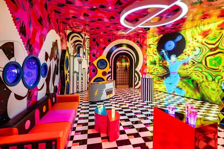 Inside Meow Wolf’s Radio Tave: Houston’s Reality-Bending Interactive Art Experience