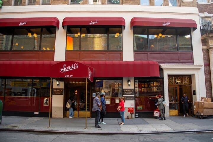 Private Broadway Walking Tour and Piano Bar Night in New York photo 3