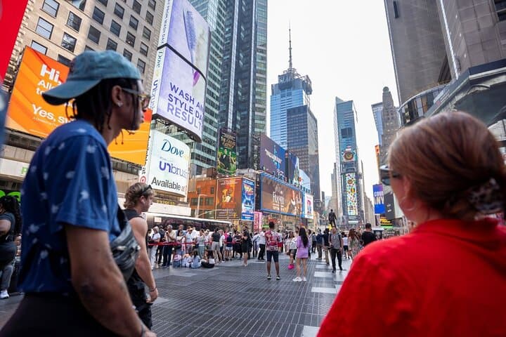 Private Broadway Walking Tour and Piano Bar Night in New York