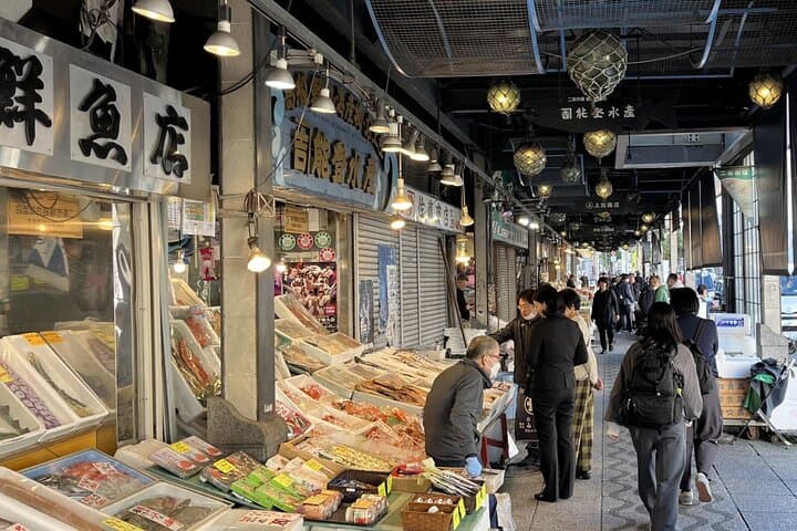 Sapporo 1-Day Walking Tour: Historical Sights, Market Lunch & Sake Tasting photo 4