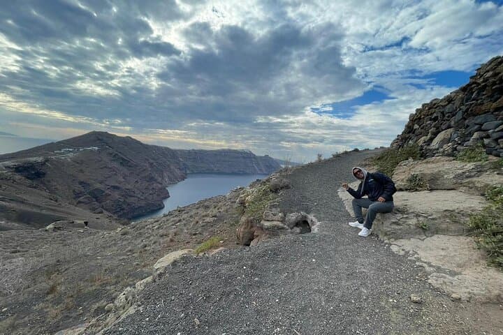 Santorini Caldera Hike: Private Guided Fira to Oia Trek photo 2