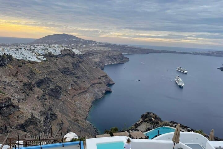Santorini Caldera Hike: Private Guided Fira to Oia Trek photo 4