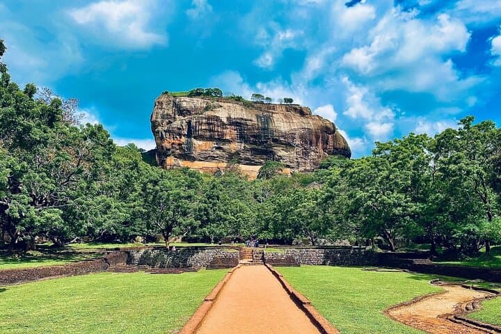 Sigiriya Sunrise Climb and Dambulla Cave Temple Private Day Trip from Bentota photo 6