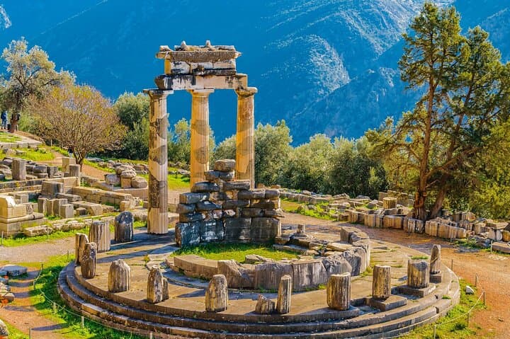 private-luxury-tour-delphi-galaxidi-oracle-to-the-sea photo 6