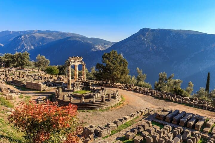 Private Luxury Tour to Delphi: Oracle, Arachova & Hosios Loukas in a Day photo 4