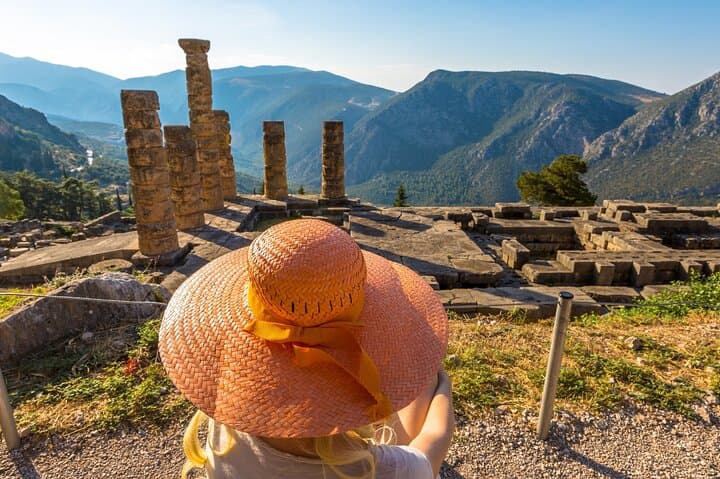 Private Luxury Tour to Delphi: Oracle, Arachova & Hosios Loukas in a Day photo 5