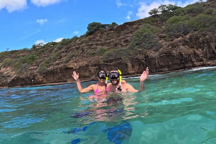 Guided Hanauma Bay Snorkel Tour: Skip the Line & Swim with Turtles