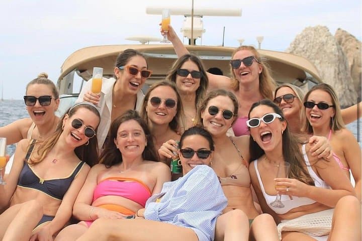 Private 36ft Yacht Cruise in Cabo San Lucas — Scenic Charter to El Arco photo 3