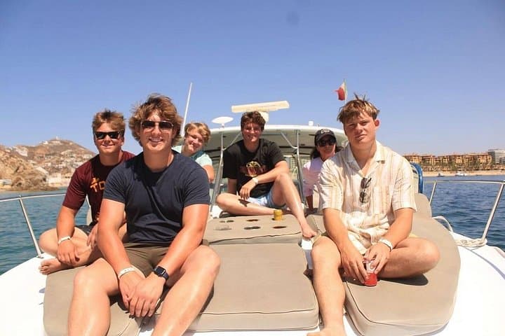 Private 36ft Yacht Cruise in Cabo San Lucas — Scenic Charter to El Arco photo 2