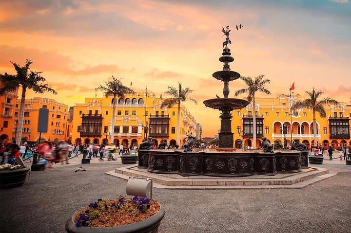 Old and Modern Lima: 3.5‑Hour Guided City Tour of Miraflores and the Historic Center