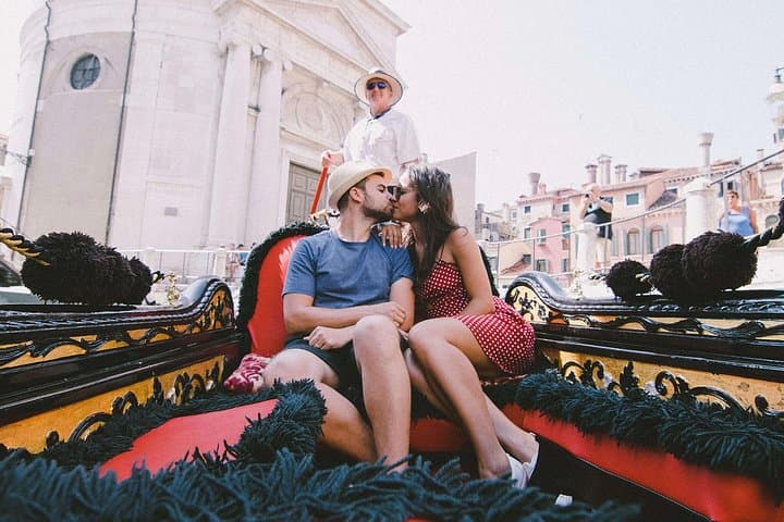 Private Gondola Serenade on Venice's Grand Canal — 30-Minute Romantic Ride photo 5