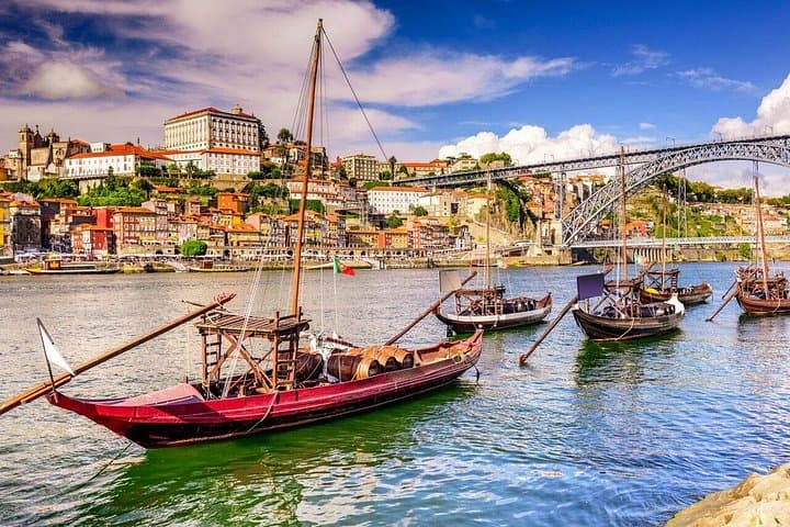 2-Day Porto and Aveiro Tour with Moliceiro Boat Cruise photo 2