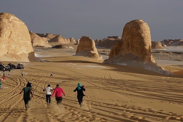 Overnight Bahariya Oasis: White & Black Desert Camping, Crystal Mountain and Hot Springs